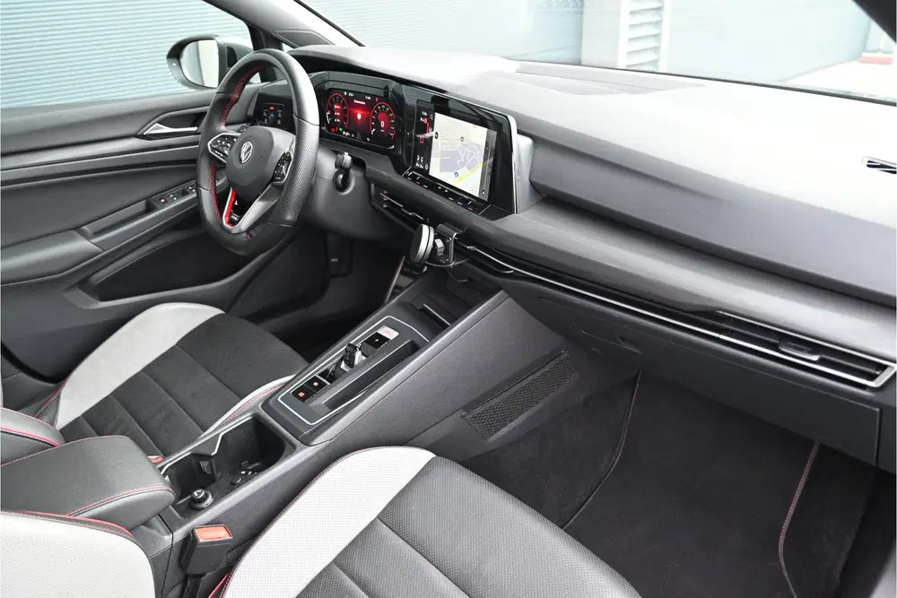 Volkswagen Golf 2.0 TSI GTI CLUBSPORT 300 PK uit 2021, foto 5