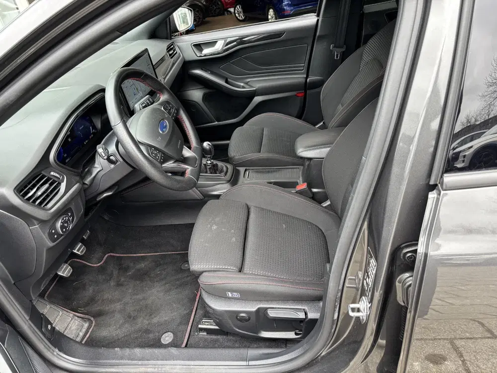 Ford Focus 1.0 EcoBoost Hybrid ST Line X uit 2024, foto 14