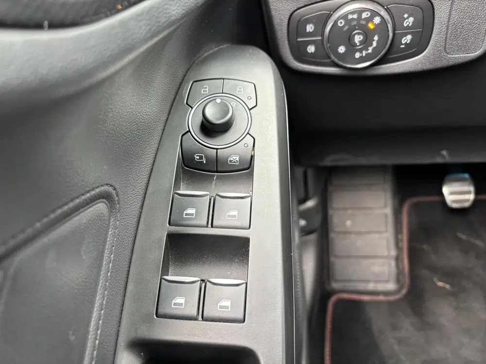 Ford Focus 1.0 EcoBoost Hybrid ST Line X uit 2024, foto 3