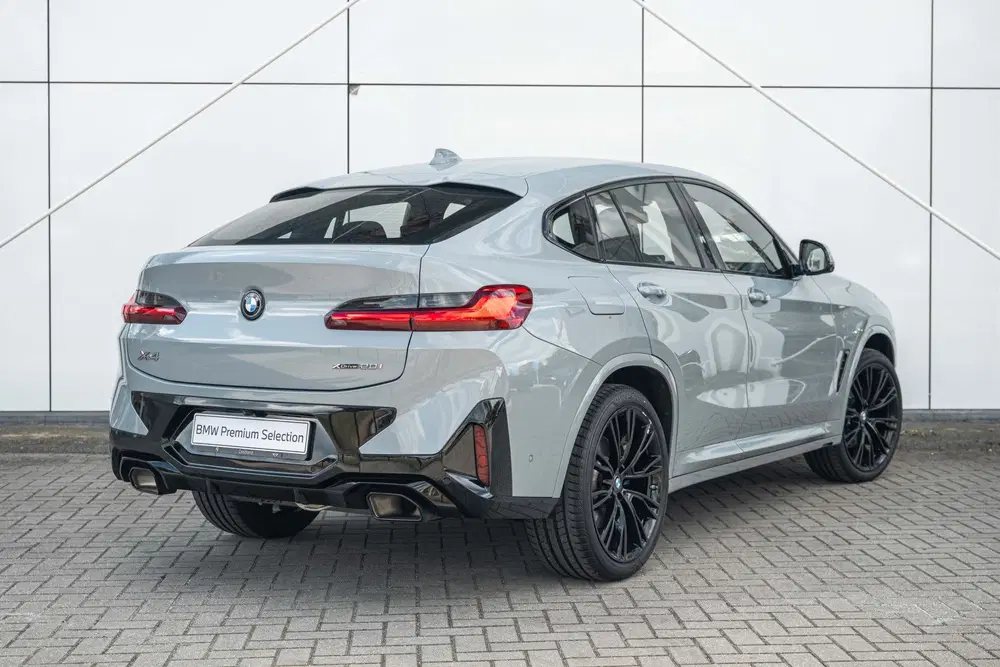 BMW X4 xDrive20i M Sport Automaat uit 2023, foto 2