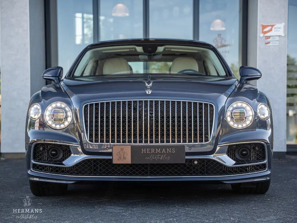 Bentley Flying Spur 6.0 W12 First Edition uit 2019, foto 4