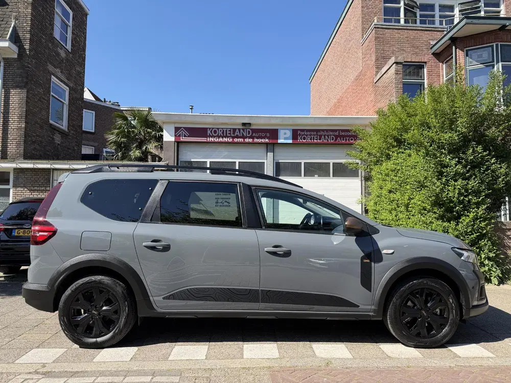 Dacia Jogger 1.6 Hybrid 140 Extreme 7p. uit 2025, foto 2