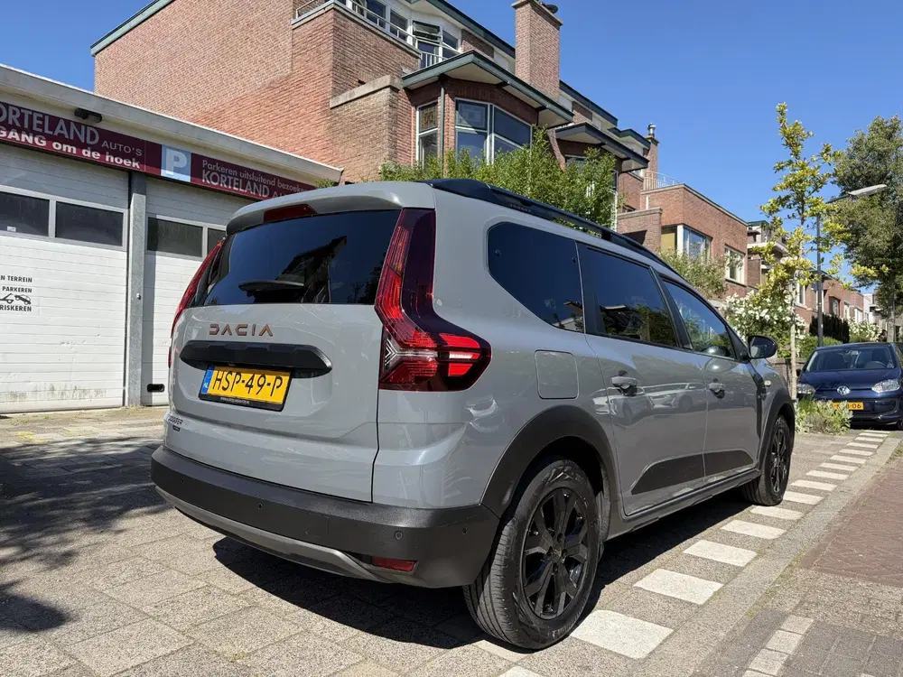 Dacia Jogger 1.6 Hybrid 140 Extreme 7p. uit 2025, foto 3