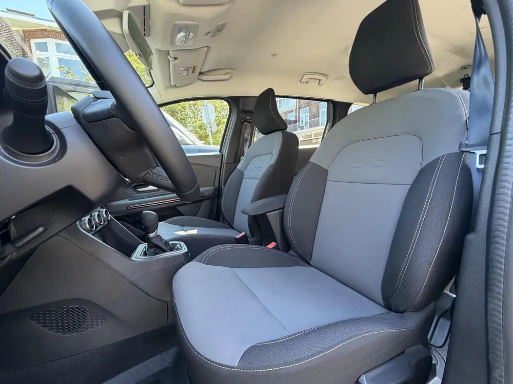 Dacia Jogger 1.6 Hybrid 140 Extreme 7p. uit 2025, foto 9