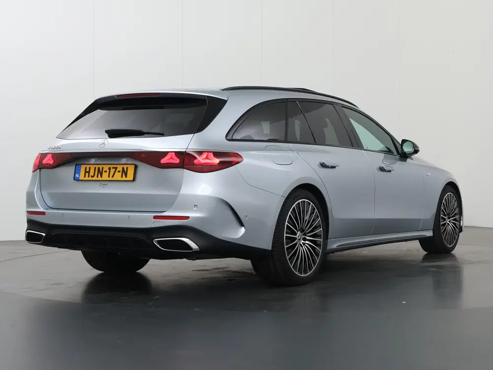 Mercedes-Benz E-Klasse 300 e Sport Edition uit 2025, foto 2