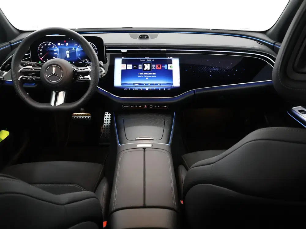 Mercedes-Benz E-Klasse 300 e Sport Edition uit 2025, foto 8