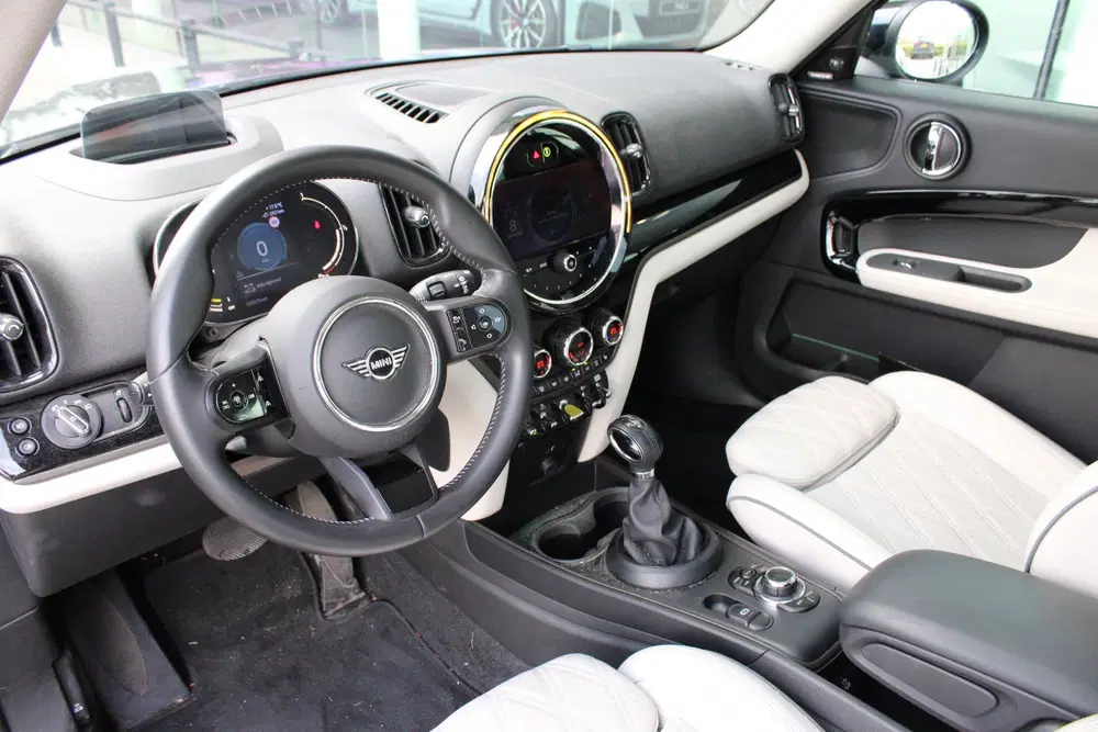 Mini Countryman Cooper S E ALL4 Classic Automaat uit 2023, foto 14