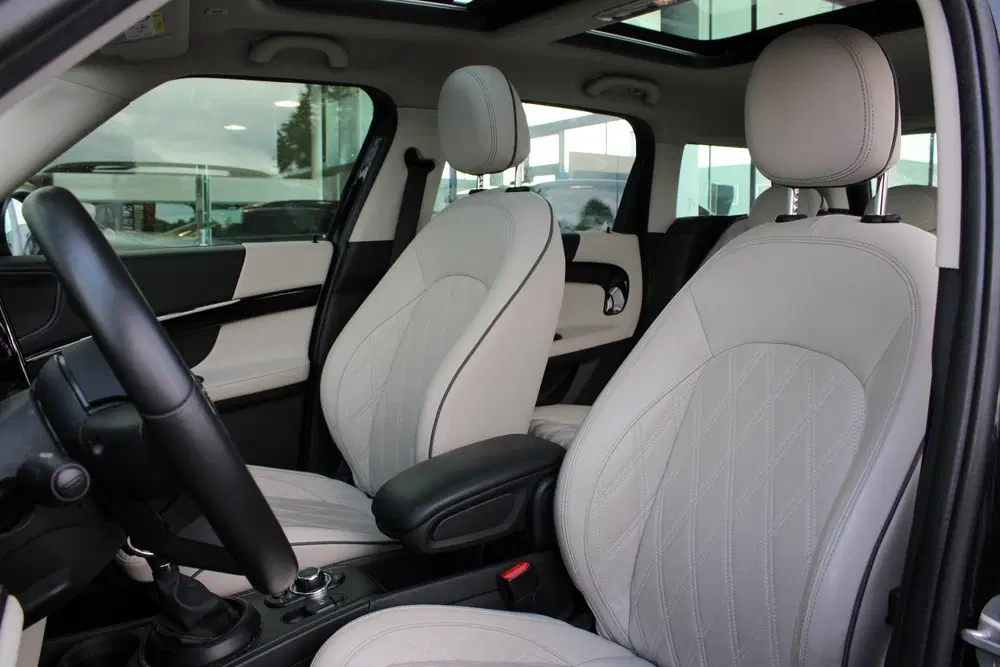 Mini Countryman Cooper S E ALL4 Classic Automaat uit 2023, foto 2