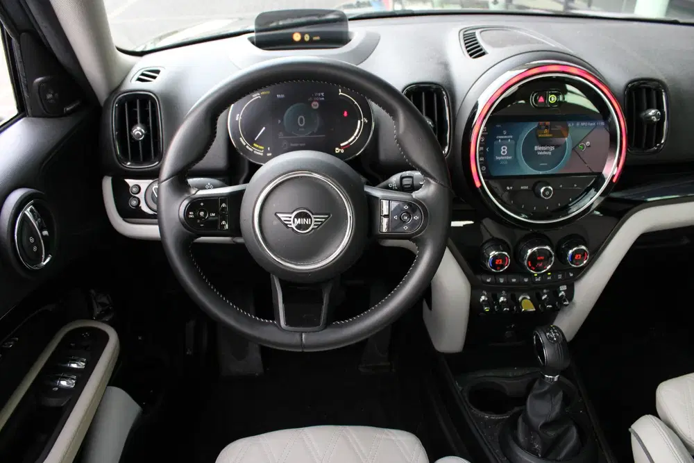 Mini Countryman Cooper S E ALL4 Classic Automaat uit 2023, foto 4