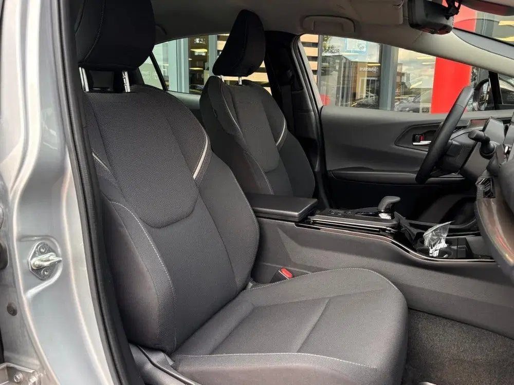 Toyota Prius 2.0 Phev 220 Executive uit 2024, foto 12