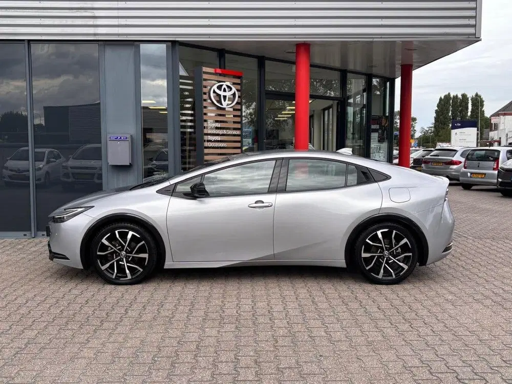 Toyota Prius 2.0 Phev 220 Executive uit 2024, foto 3