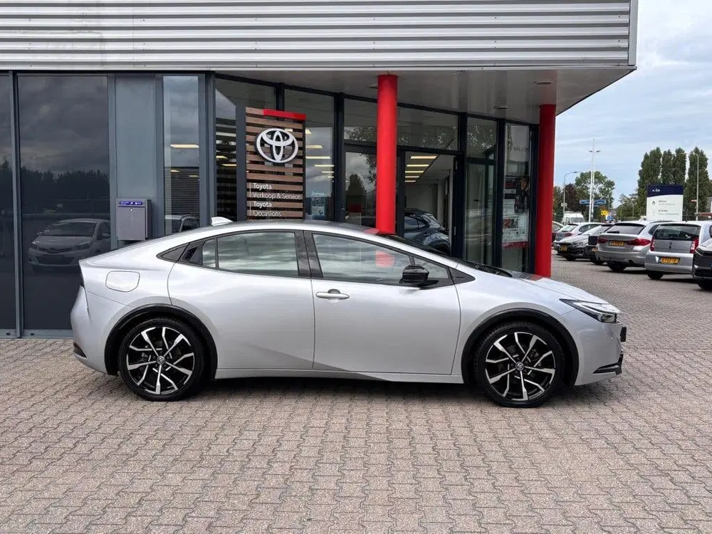 Toyota Prius 2.0 Phev 220 Executive uit 2024, foto 4