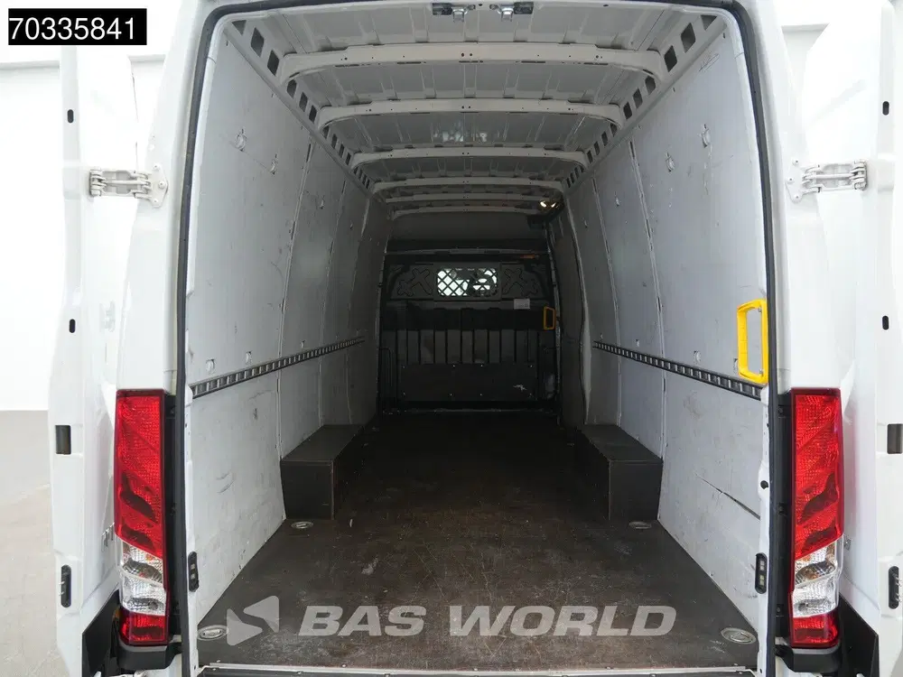 Iveco Daily Automaat L3H2 AC uit 2023, foto 10