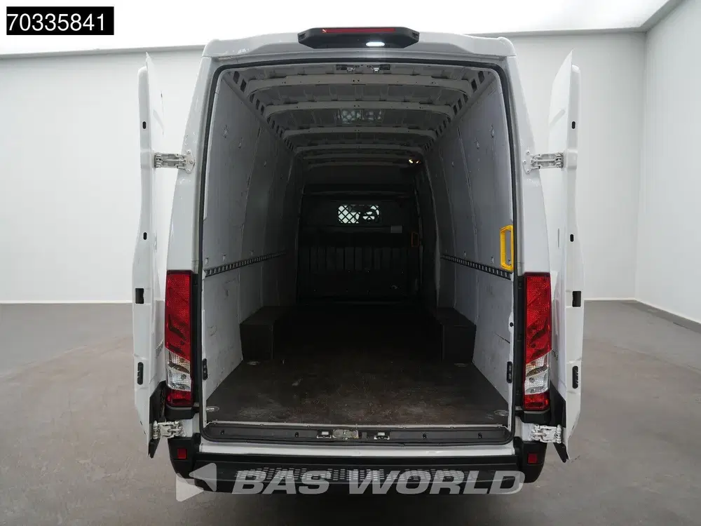 Iveco Daily Automaat L3H2 AC uit 2023, foto 8