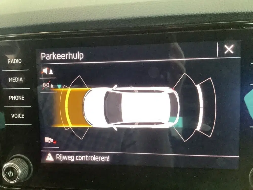 Skoda Karoq 1.0 TSI Business Edition uit 2021, foto 12