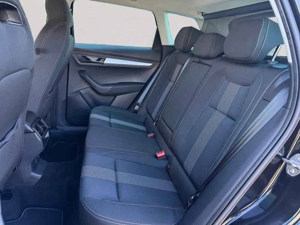 Skoda Karoq 1.0 TSI Business Edition uit 2021, foto 15