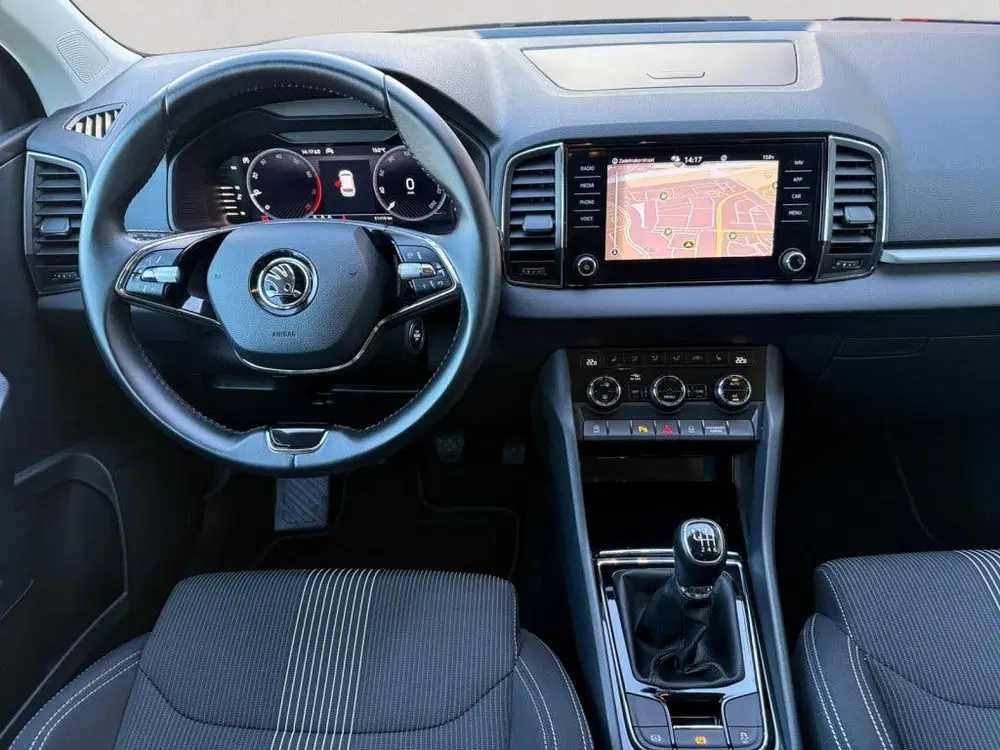 Skoda Karoq 1.0 TSI Business Edition uit 2021, foto 2