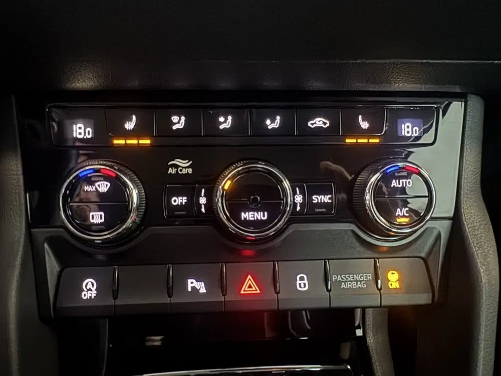 Skoda Karoq 1.0 TSI Business Edition uit 2021, foto 8