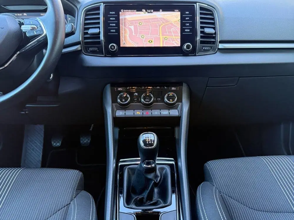 Skoda Karoq 1.0 TSI Business Edition uit 2021, foto 9