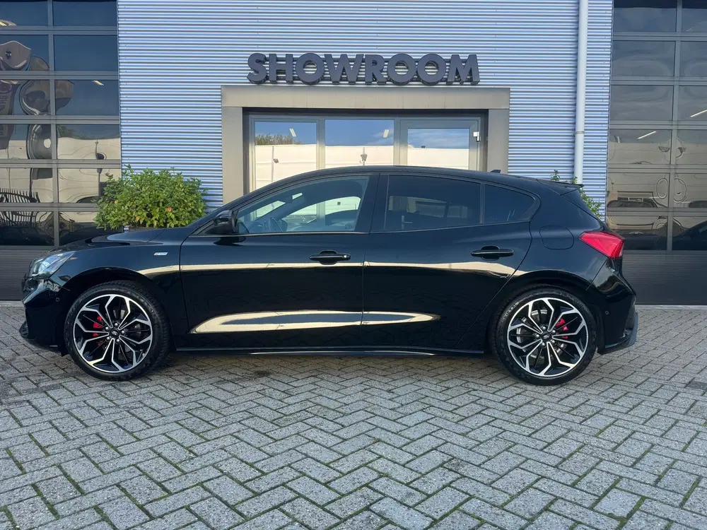 Ford Focus 1.0 EcoBoost ST-Line Black Automaat uit 2020, foto 2