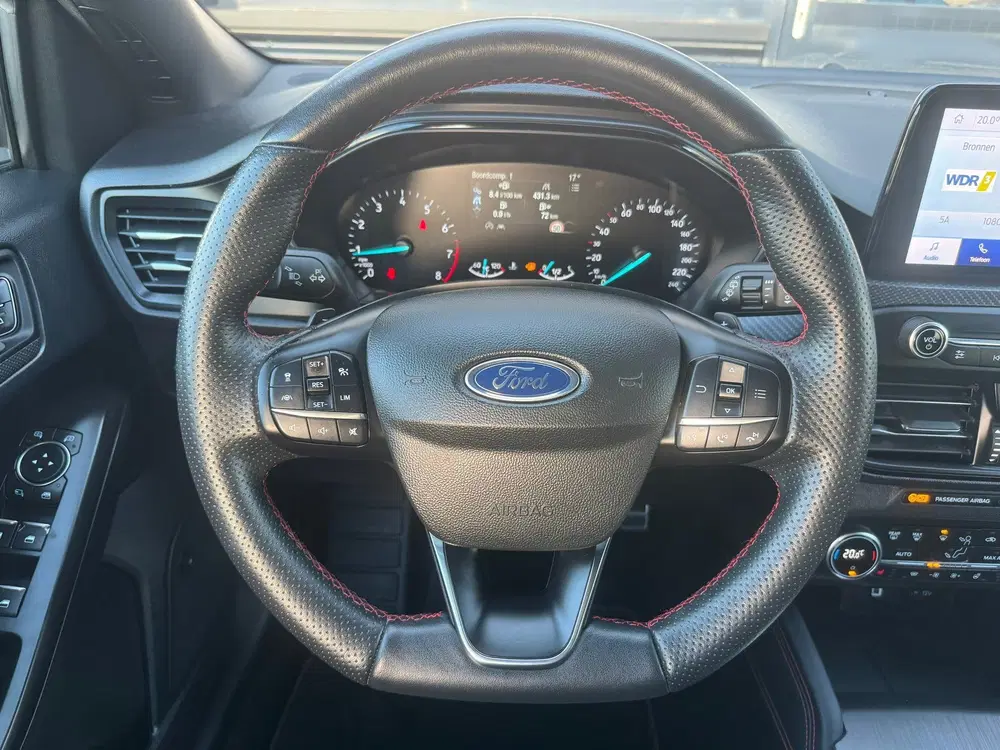 Ford Focus 1.0 EcoBoost ST-Line Black Automaat uit 2020, foto 6