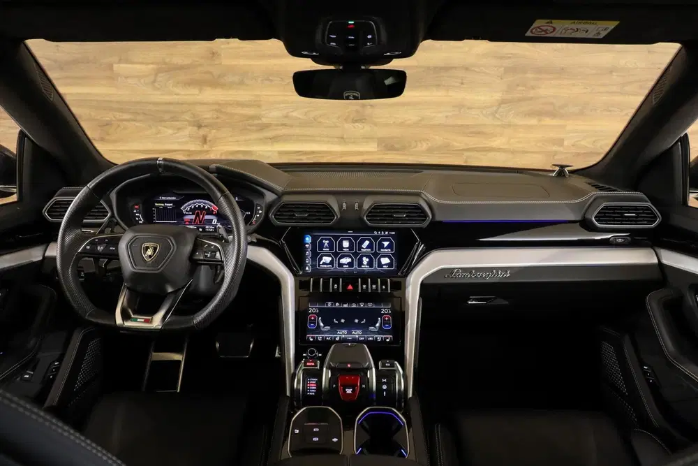 Lamborghini Urus 4.0 V8 uit 2020, foto 3