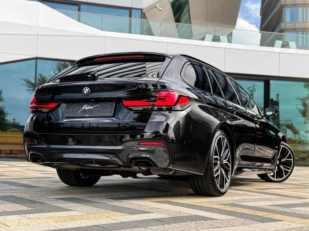 BMW 5-serie 530i M Sport FACELIFT uit 2020, foto 2