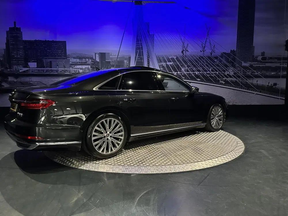 Audi A8 55 TFSI quattro Pro Line Plus *NL-auto*B&O uit 2019, foto 13