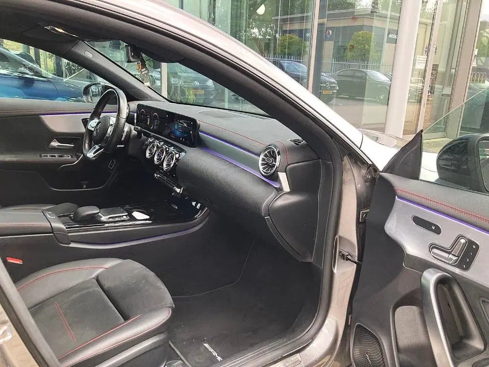 Mercedes-Benz CLA CLA 180 AMG 136pk 7G-DCT 2020 Grijs uit 2020, foto 10