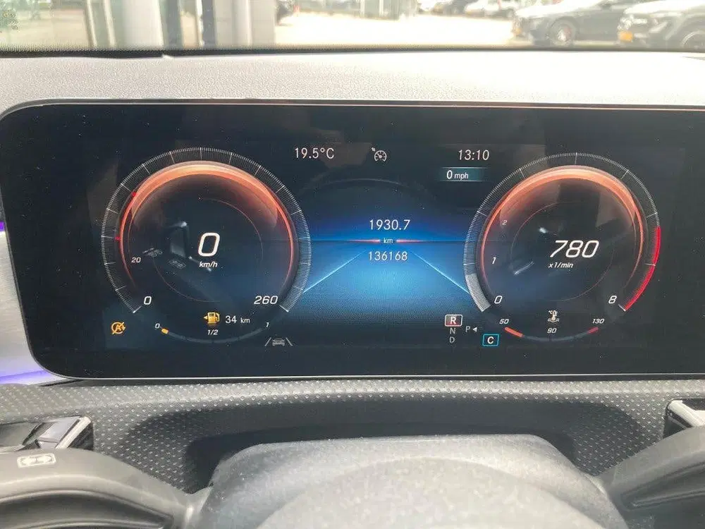 Mercedes-Benz CLA CLA 180 AMG 136pk 7G-DCT 2020 Grijs uit 2020, foto 15