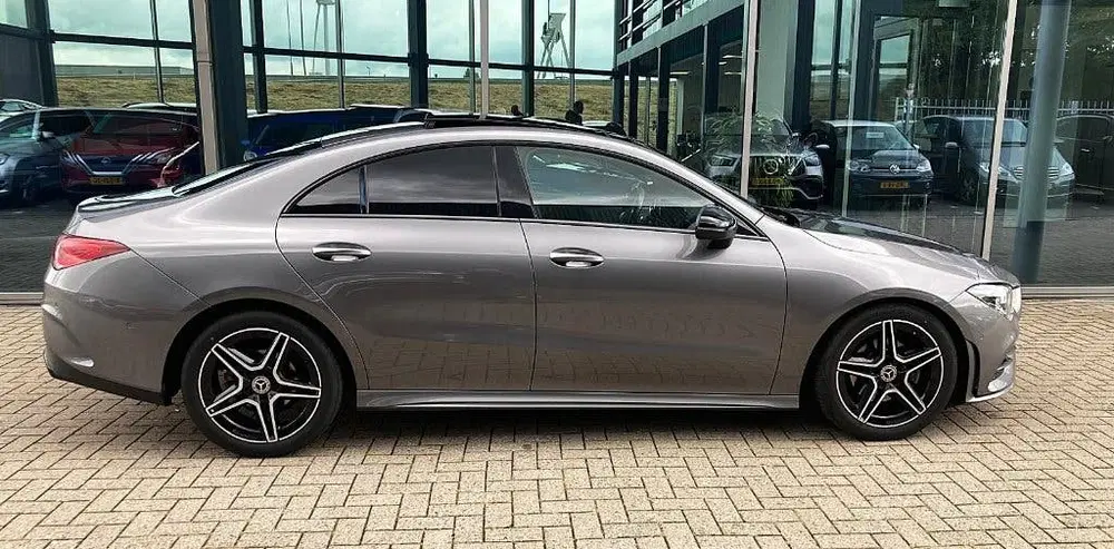Mercedes-Benz CLA CLA 180 AMG 136pk 7G-DCT 2020 Grijs uit 2020, foto 4