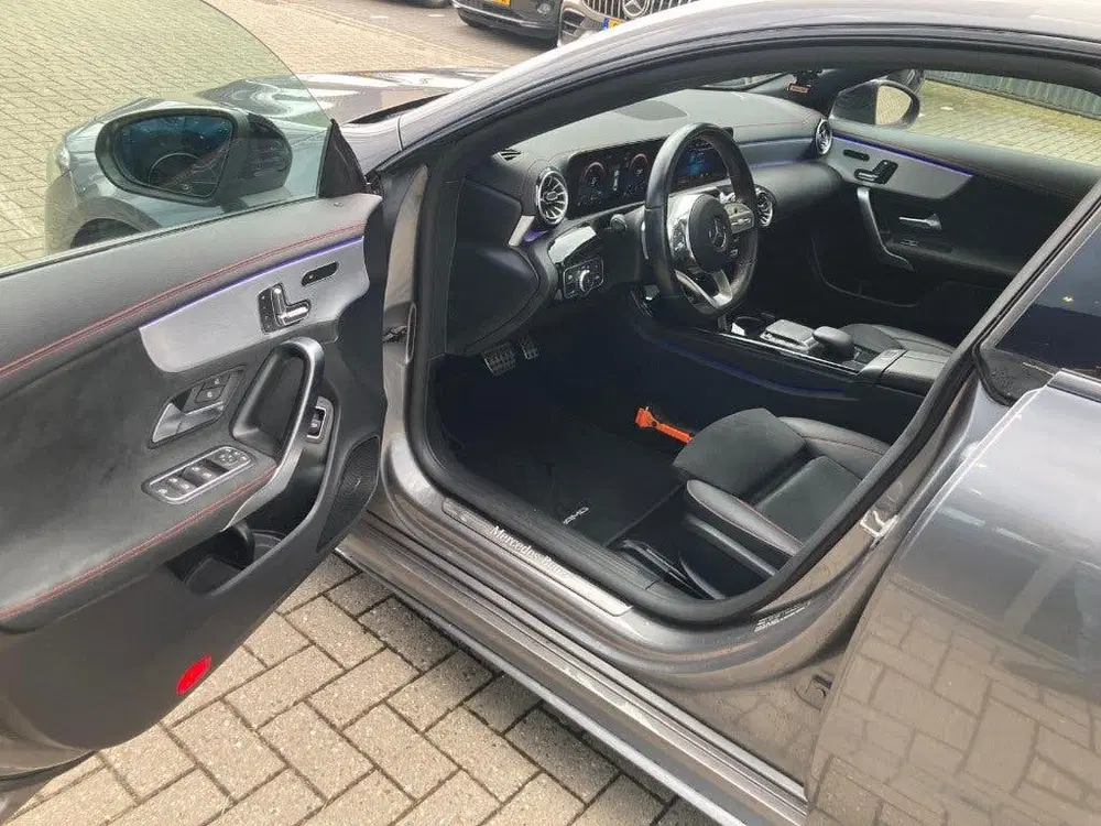 Mercedes-Benz CLA CLA 180 AMG 136pk 7G-DCT 2020 Grijs uit 2020, foto 8