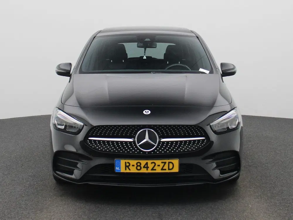 Mercedes-Benz B-Klasse 180 AMG Line AUTOMAAT uit 2023, foto 3