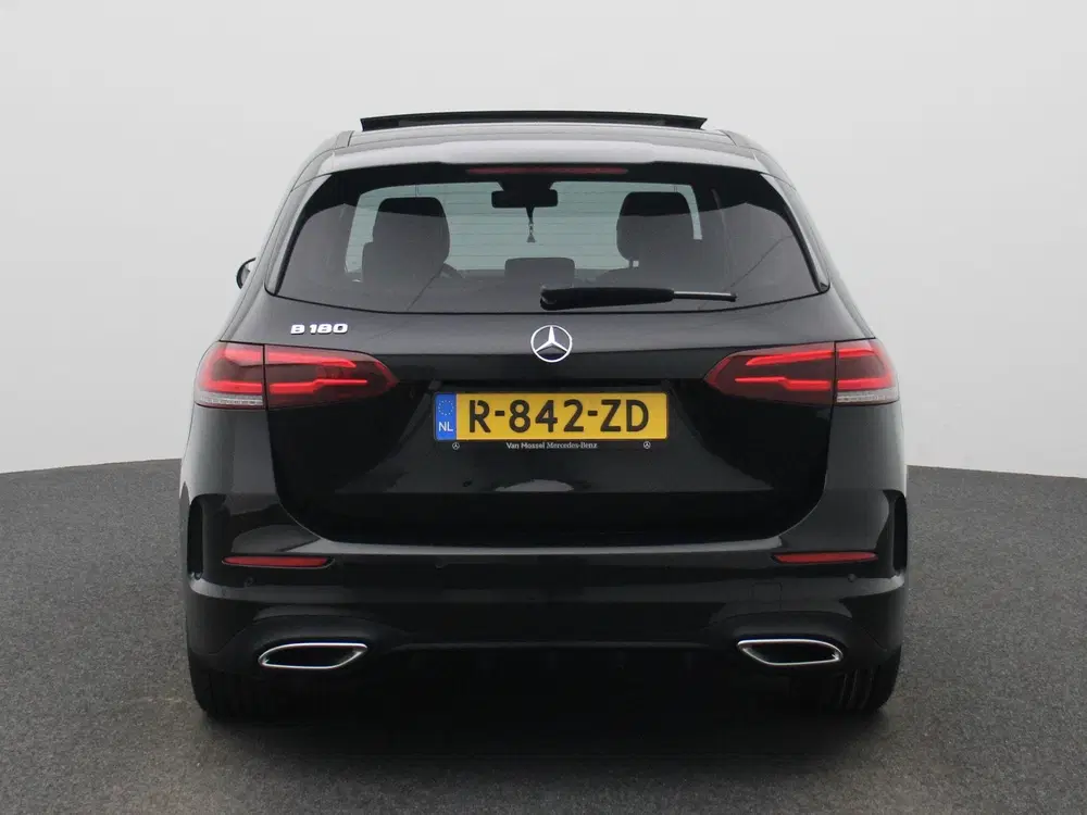 Mercedes-Benz B-Klasse 180 AMG Line AUTOMAAT uit 2023, foto 5