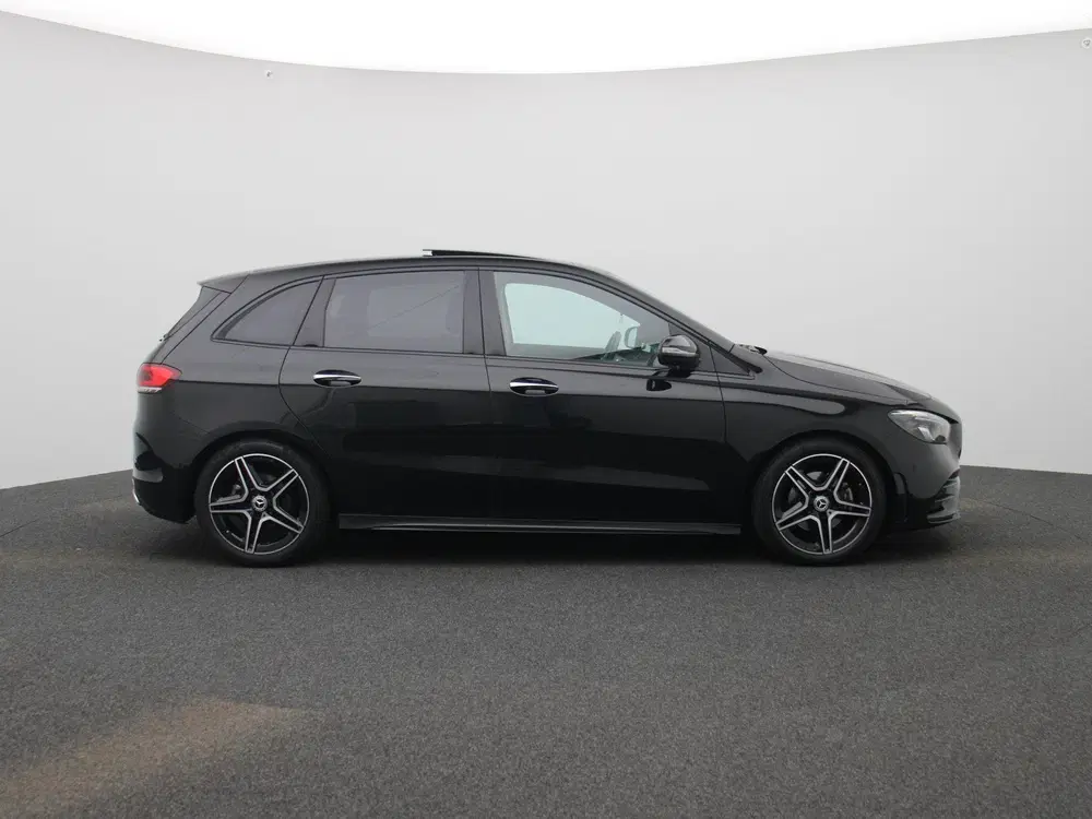 Mercedes-Benz B-Klasse 180 AMG Line AUTOMAAT uit 2023, foto 6