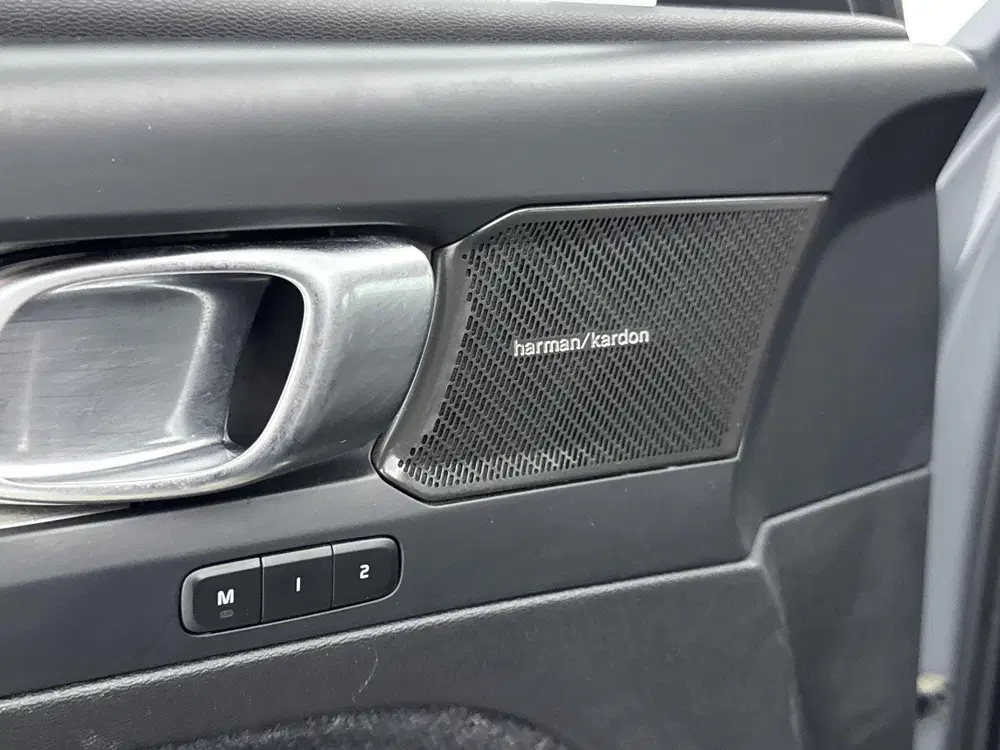 Volvo XC40 1.5 T5 Recharge Plus Dark uit 2023, foto 10