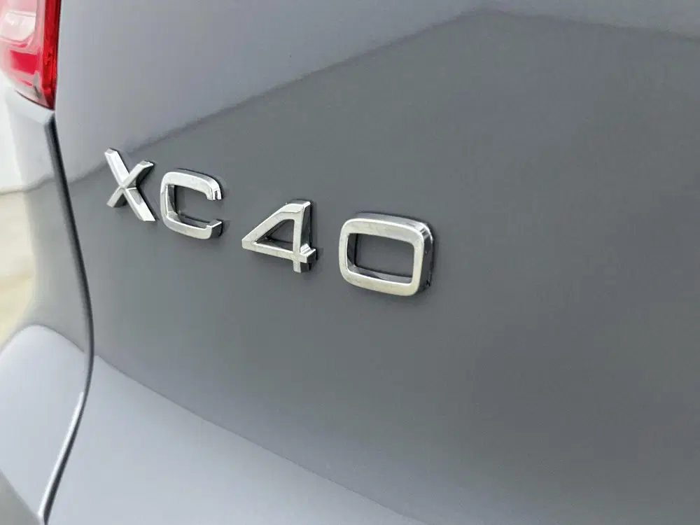 Volvo XC40 1.5 T5 Recharge Plus Dark uit 2023, foto 12