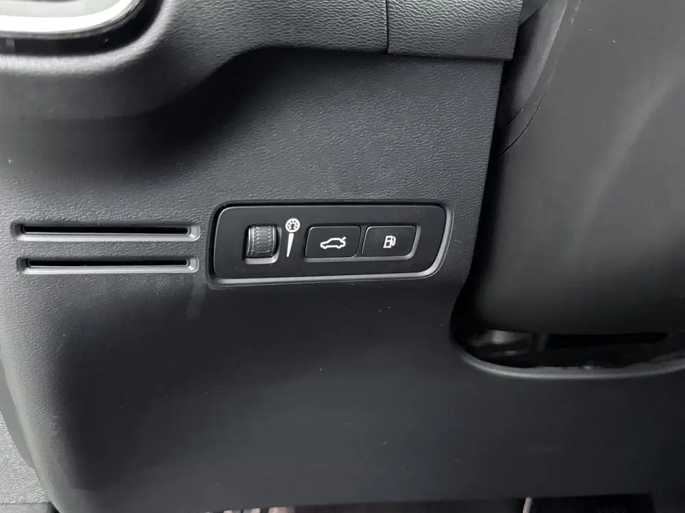 Volvo XC40 1.5 T5 Recharge Plus Dark uit 2023, foto 14
