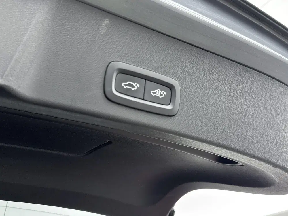 Volvo XC40 1.5 T5 Recharge Plus Dark uit 2023, foto 15