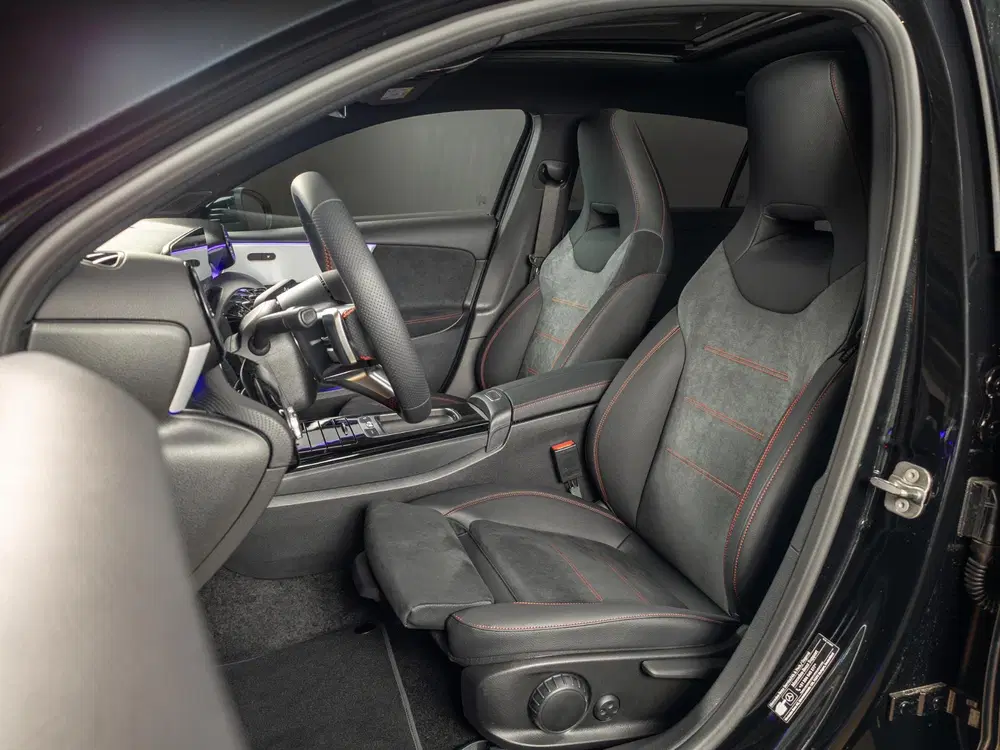 Mercedes-Benz A-Klasse 250 e Business Solution AMG uit 2026, foto 9