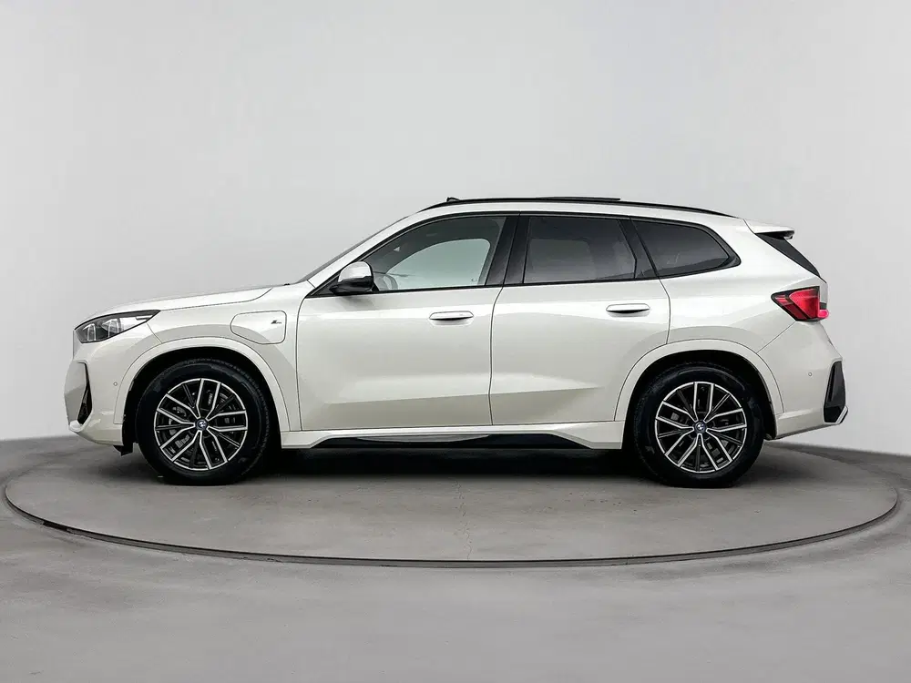 BMW X1 xDrive25e uit 2025, foto 2