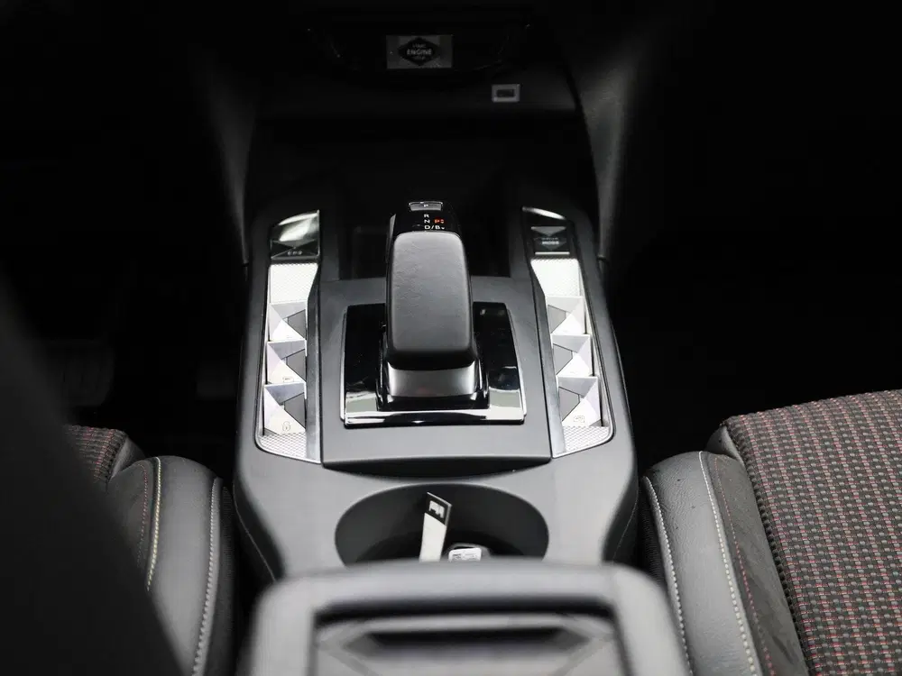 DS Automobiles DS 3 Crossback DS DS 3 Crossback E-Tense PERFORMANCE Line uit 2023, foto 10