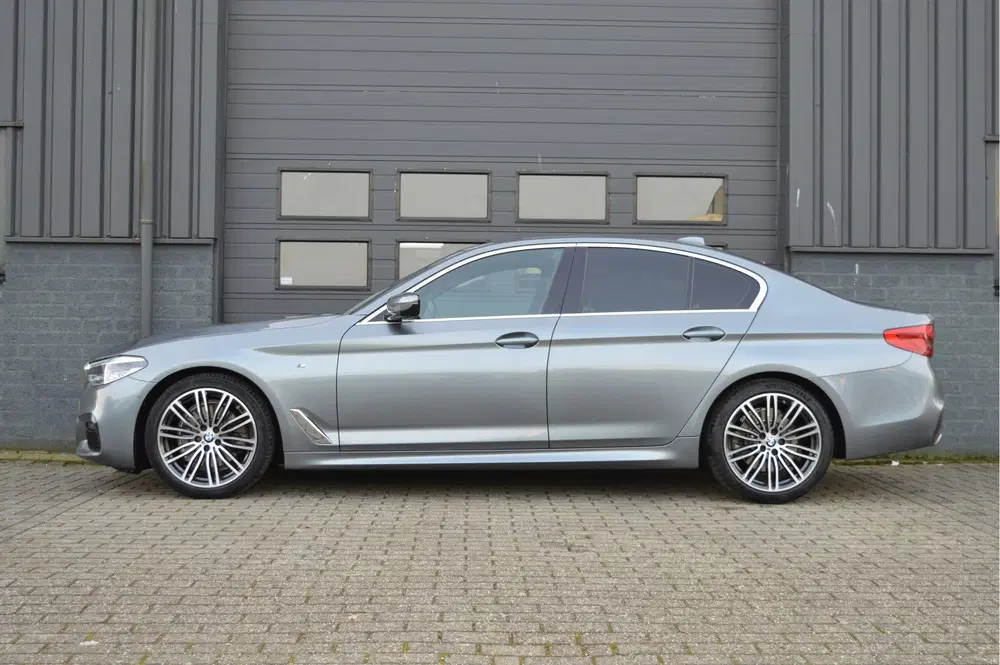 BMW 5-serie 5 Serie 520i High Executive Edition uit 2019, foto 3