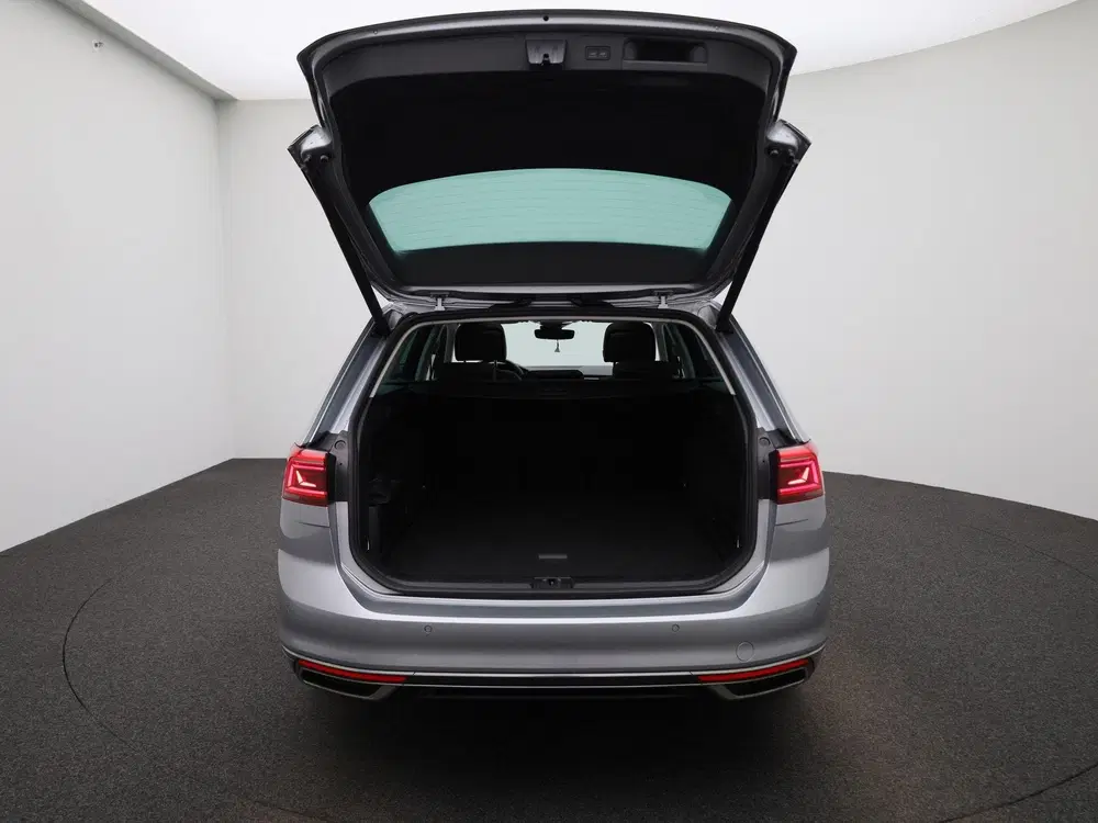 Volkswagen Passat 1.4 TSI DSG GTE Business uit 2022, foto 11