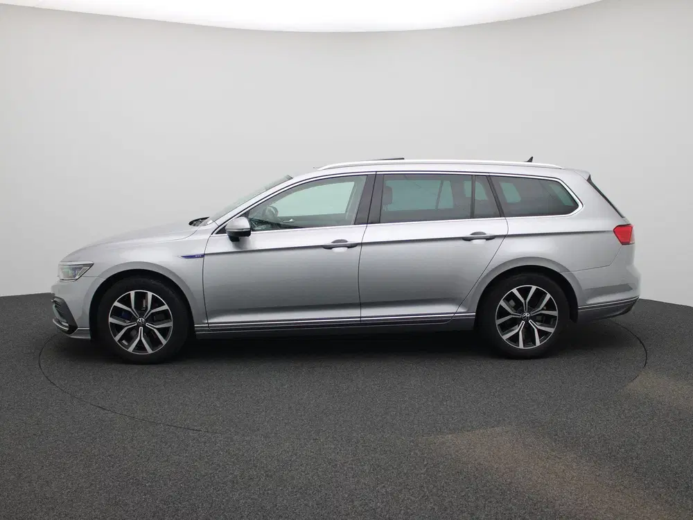Volkswagen Passat 1.4 TSI DSG GTE Business uit 2022, foto 4