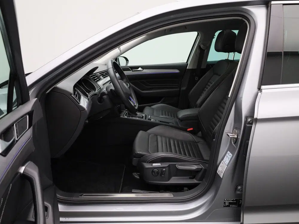 Volkswagen Passat 1.4 TSI DSG GTE Business uit 2022, foto 9