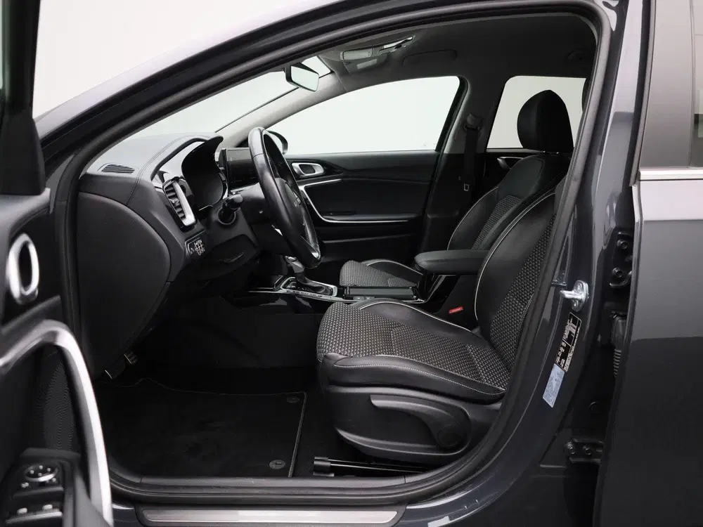 Kia Ceed 1.6 GDI PHEV DynamicLine uit 2023, foto 9