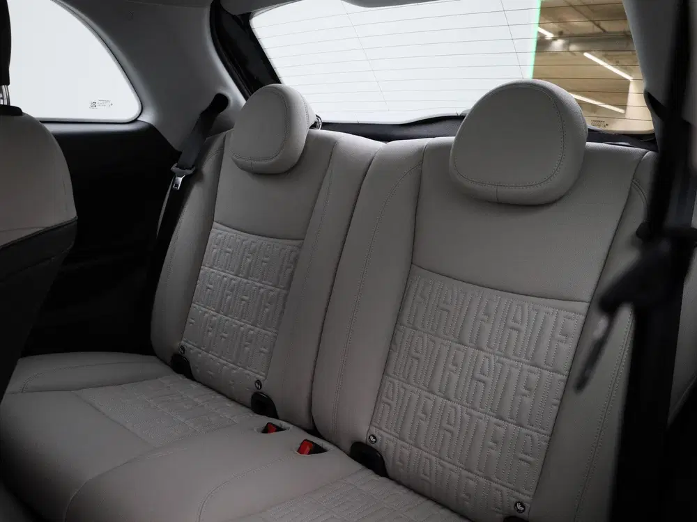 Fiat 500 500e 42 kWh La Prima uit 2023, foto 10