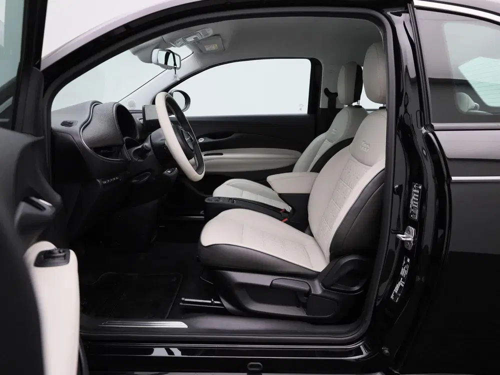 Fiat 500 500e 42 kWh La Prima uit 2023, foto 9