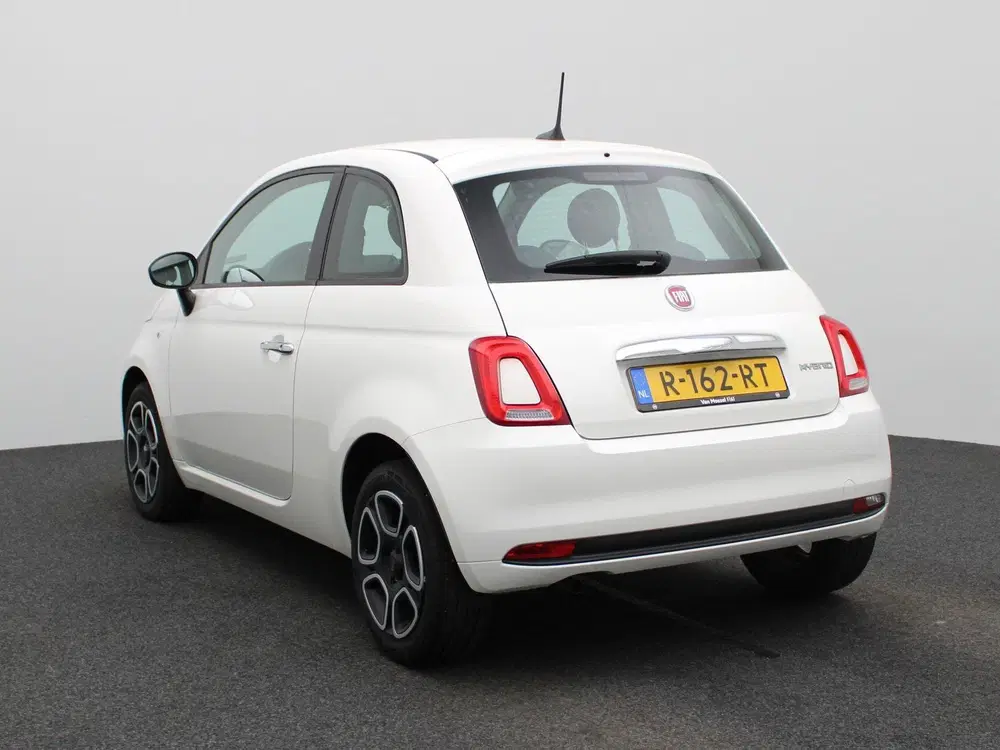 Fiat 500 1.0 Hybrid Club uit 2022, foto 2